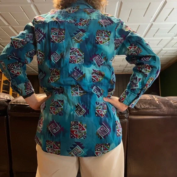 Colorful Geometric Pattern Shirt - Picture 3 of 4